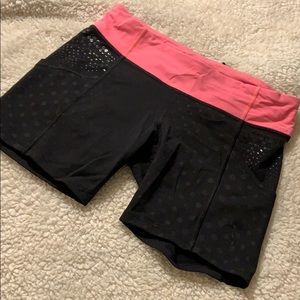 Lululemon shorts (8)